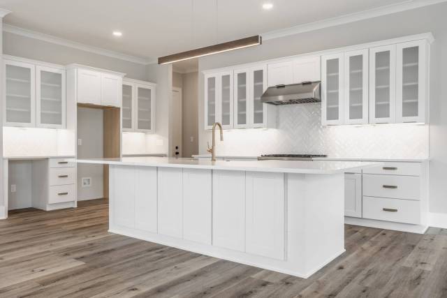 12-20500-Chatham-Hills-Blvd